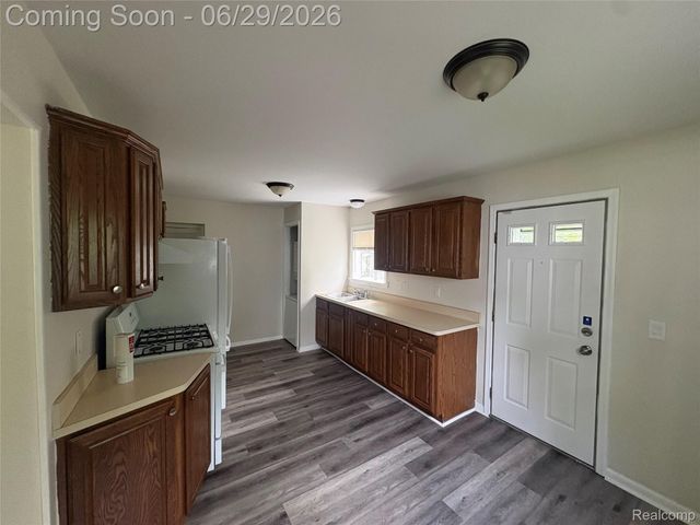 21840 Weller Avenue, Warren, MI 48089