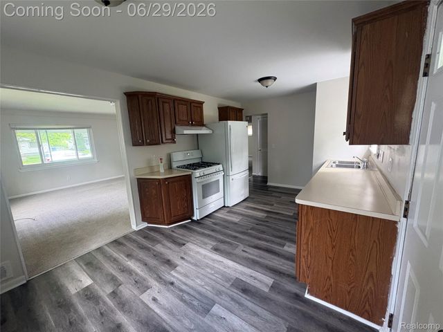 21840 Weller Avenue, Warren, MI 48089