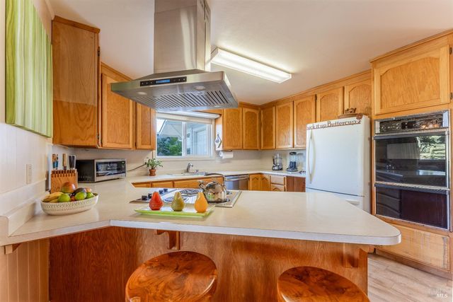 1961 Foothill Dr, Redwood Valley, CA 95470