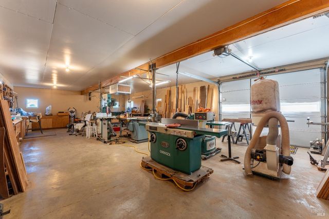 1961 Foothill Dr, Redwood Valley, CA 95470