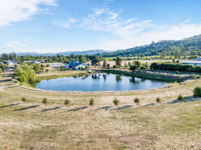 1961 Foothill Dr, Redwood Valley, CA 95470