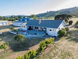 1961 Foothill Dr, Redwood Valley, CA 95470