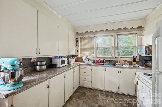 321 N Bost Street, Statesville, NC 28677