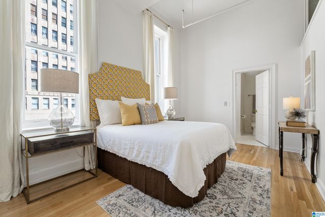 300 20th St N Apt 202, Birmingham, AL 35203