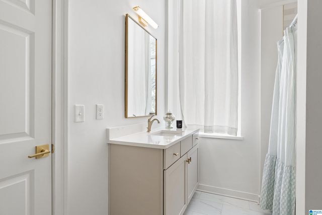 300 20th St N Apt 202, Birmingham, AL 35203