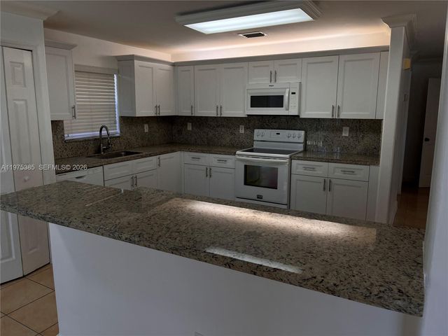 9414 SW 164th Ct 0, Miami, FL 33196