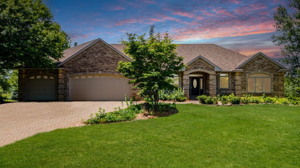 23964 Itasca Avenue, Forest Lake, MN 55025