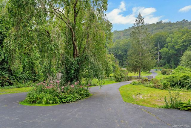934 Peekskill Hollow Road, Carmel, NY 10579