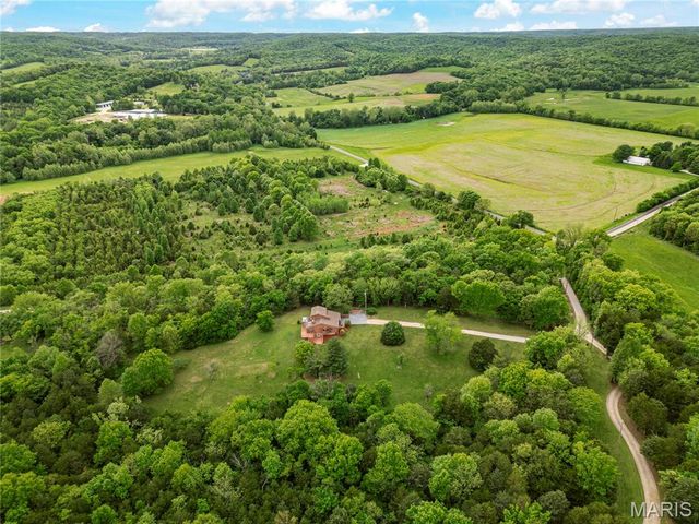 1451 Highway F, Defiance, MO 63341