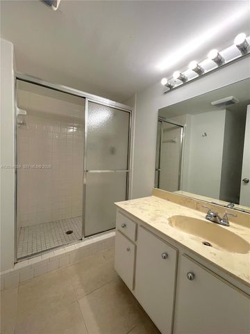 16171 Blatt Blvd 212, Weston, FL 33326
