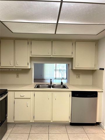 16171 Blatt Blvd 212, Weston, FL 33326