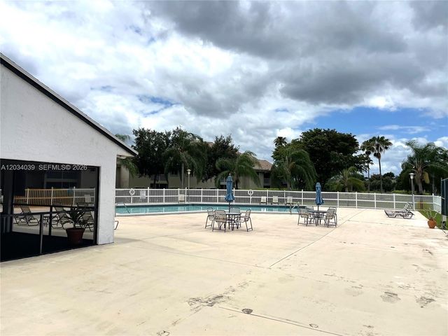 16171 Blatt Blvd 212, Weston, FL 33326