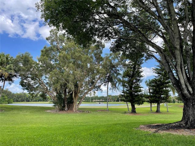 16171 Blatt Blvd 212, Weston, FL 33326