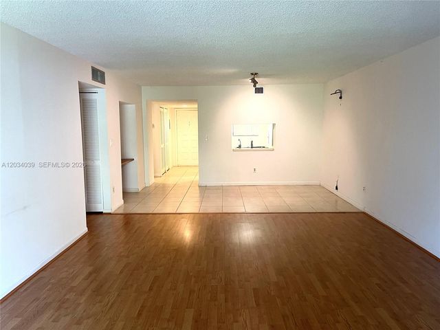 16171 Blatt Blvd 212, Weston, FL 33326