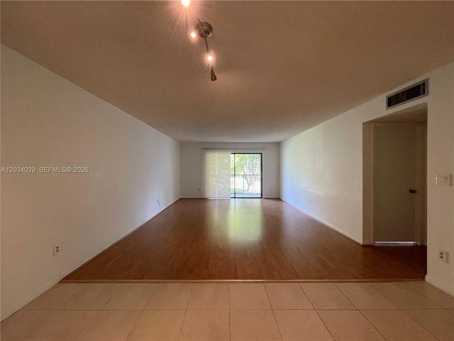16171 Blatt Blvd 212, Weston, FL 33326