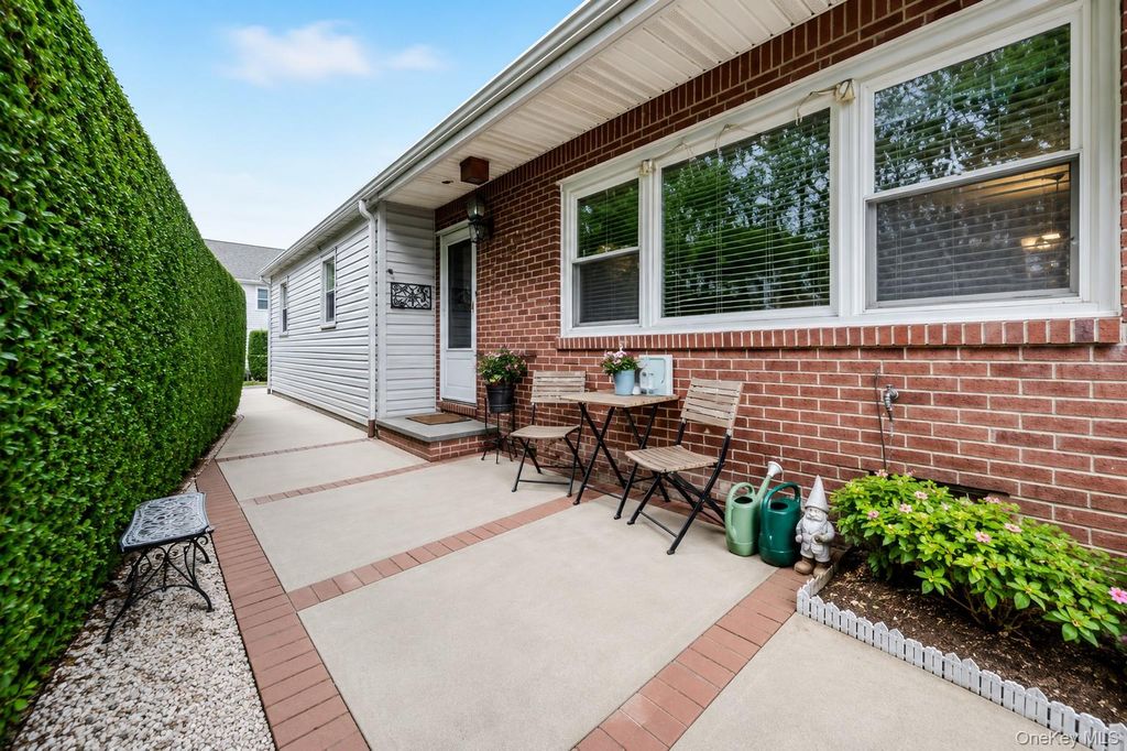 257 Neptune Boulevard, Long Beach, NY 11561 — photo 4