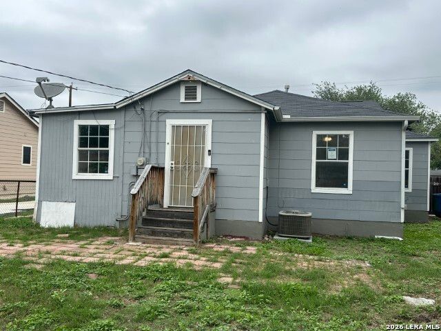 2930 W Ashby, San Antonio, TX 78228