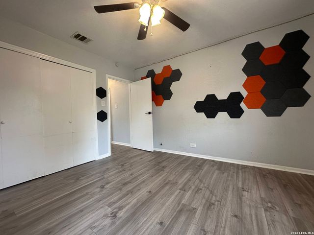 2930 W Ashby, San Antonio, TX 78228