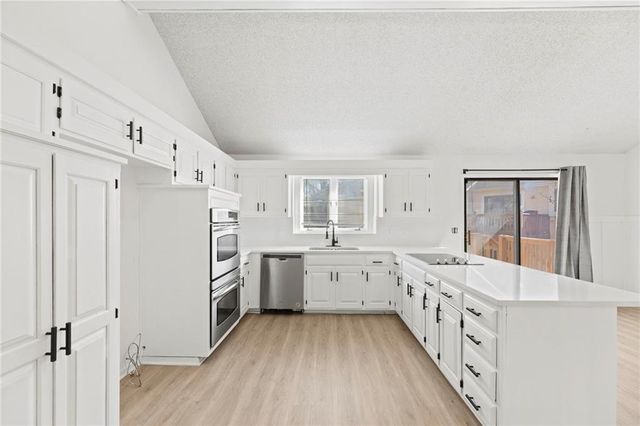 12521 W 85th Terrace, Lenexa, KS 66215