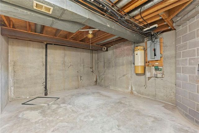 12521 W 85th Terrace, Lenexa, KS 66215