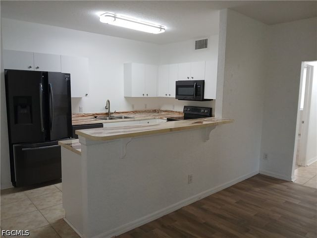 1050 Hancock Creek South BLVD 103, Cape Coral, FL 33909