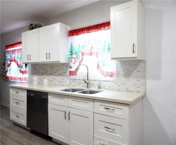 1537 W 60th, Los Angeles, CA 90047