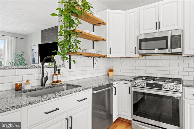5020 CASTLESTONE DR, Baltimore, MD 21237