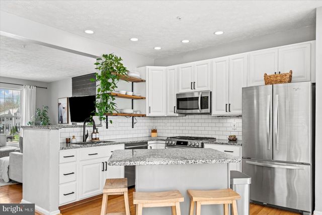 5020 CASTLESTONE DR, Baltimore, MD 21237