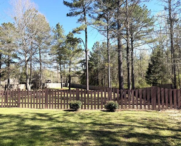 75 Travertine Dr., Hattiesburg, MS 39402