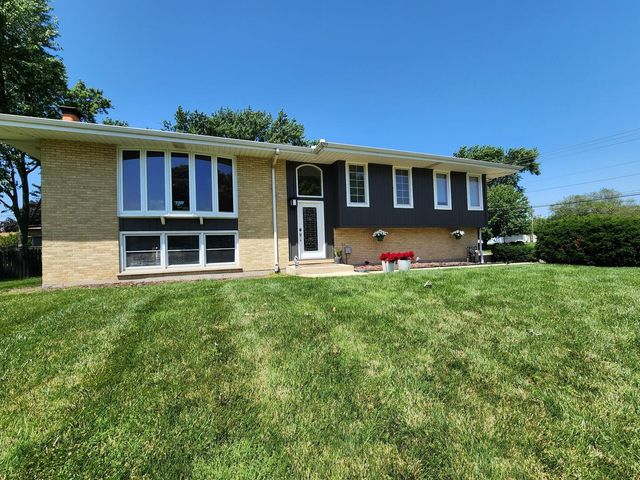 560 Lincoln Street, Roselle, IL 60172
