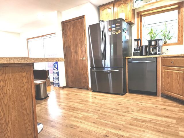 560 Lincoln Street, Roselle, IL 60172