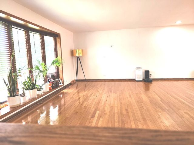 560 Lincoln Street, Roselle, IL 60172