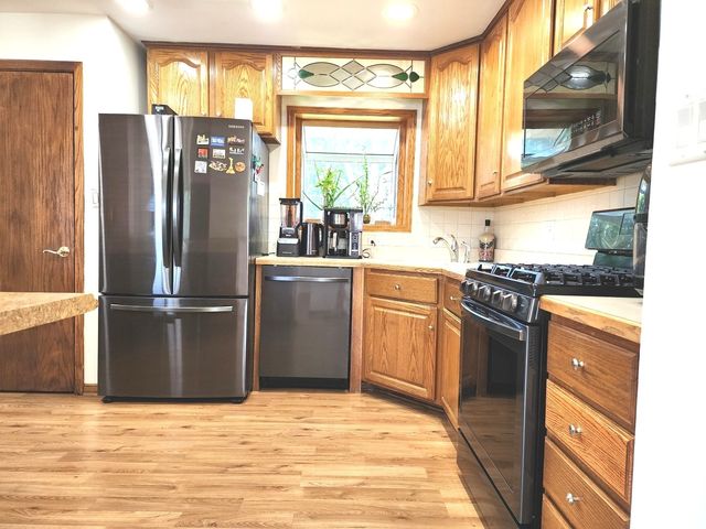 560 Lincoln Street, Roselle, IL 60172