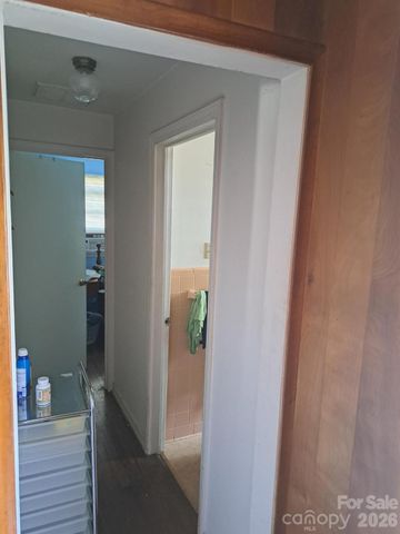 3218 Driftwood Drive, Charlotte, NC 28205