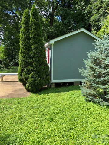 3218 Driftwood Drive, Charlotte, NC 28205