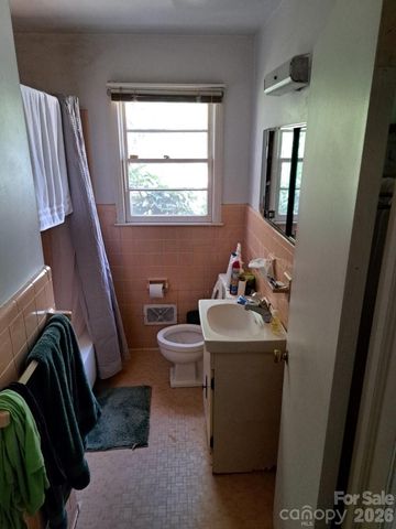 3218 Driftwood Drive, Charlotte, NC 28205