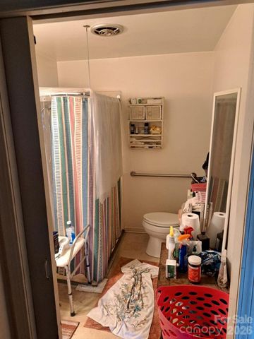 3218 Driftwood Drive, Charlotte, NC 28205