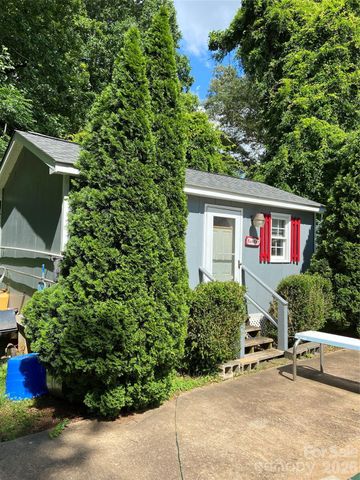 3218 Driftwood Drive, Charlotte, NC 28205