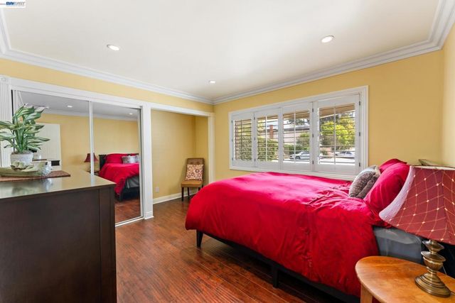 918 Saint Catherine Way, Claremont, CA 91711
