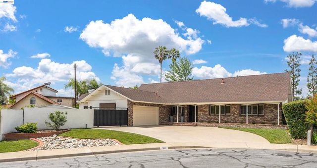 918 Saint Catherine Way, Claremont, CA 91711