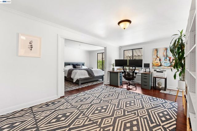 918 Saint Catherine Way, Claremont, CA 91711