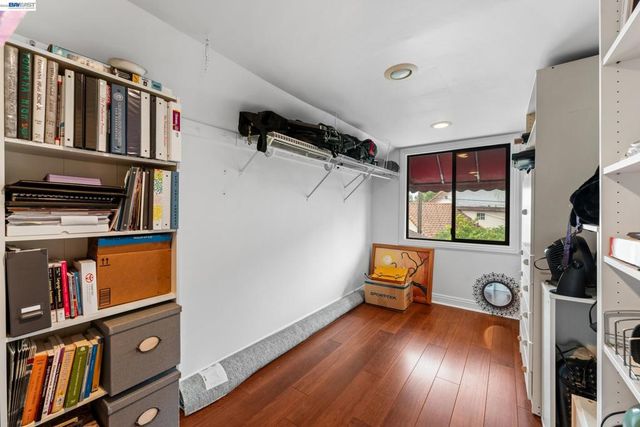 918 Saint Catherine Way, Claremont, CA 91711