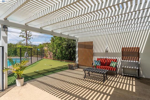 918 Saint Catherine Way, Claremont, CA 91711