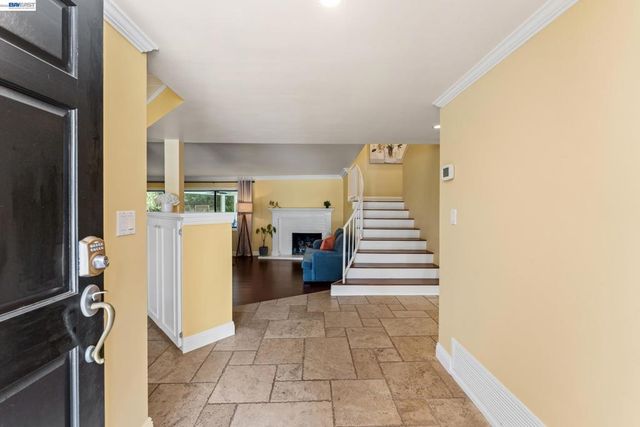 918 Saint Catherine Way, Claremont, CA 91711