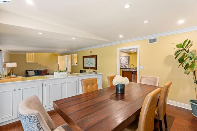 918 Saint Catherine Way, Claremont, CA 91711