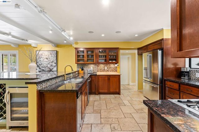 918 Saint Catherine Way, Claremont, CA 91711