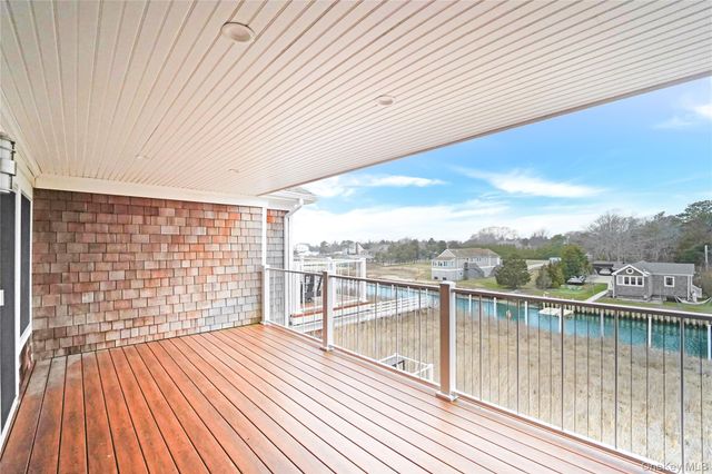68 Foster Avenue 4, Hampton Bays, NY 11946