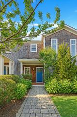 68 Foster Avenue 4, Hampton Bays, NY 11946