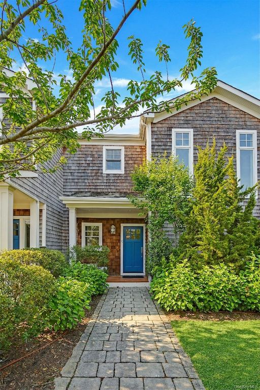 68 Foster Avenue 4, Hampton Bays, NY 11946