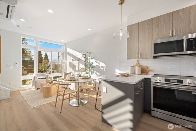 1206 B NW 83rd Street, Seattle, WA 98117